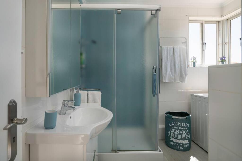 Apartamento em frente à praia com piscina e ténis Portimão Esterno foto
