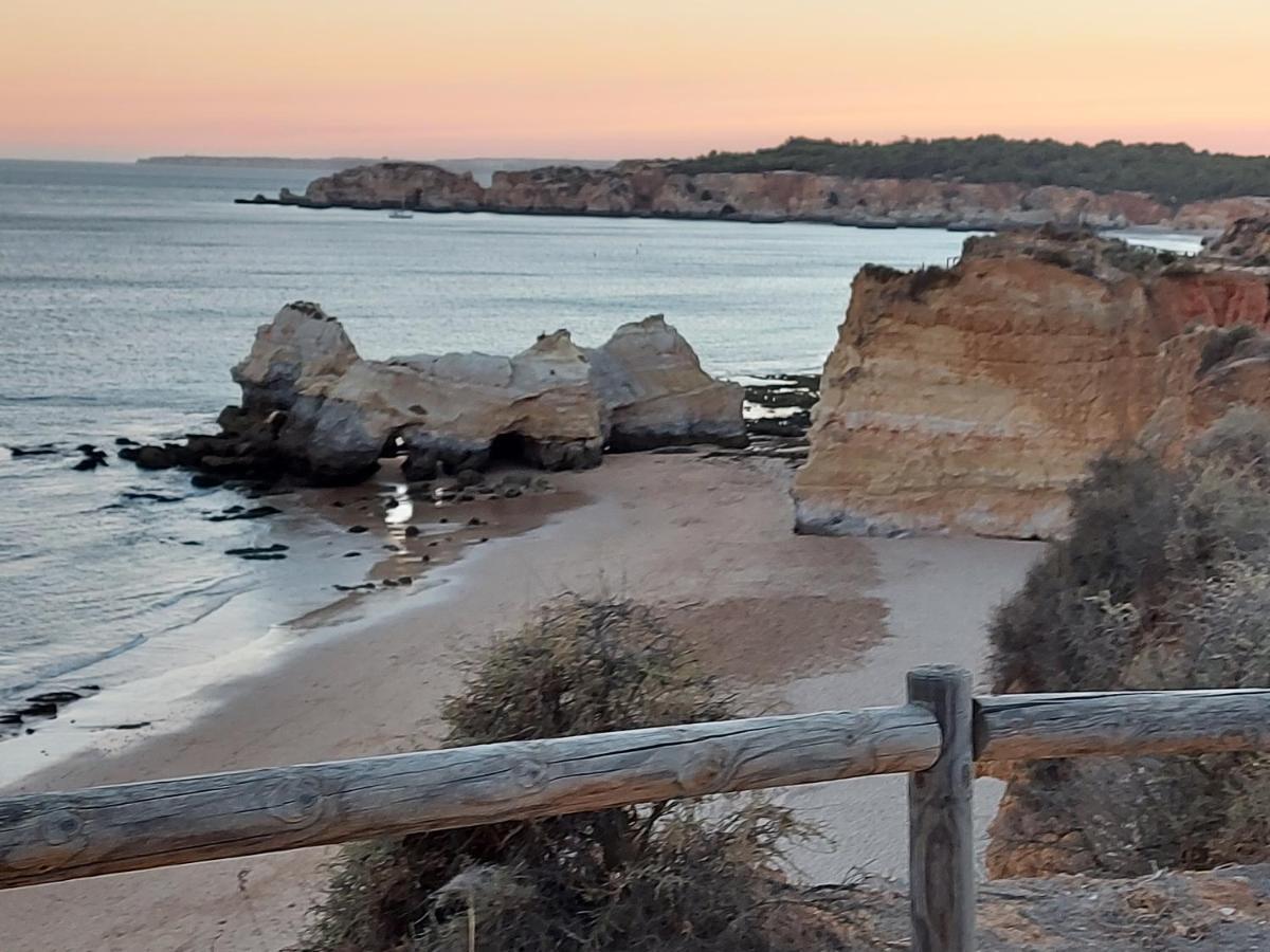 Apartamento em frente à praia com piscina e ténis Portimão Esterno foto