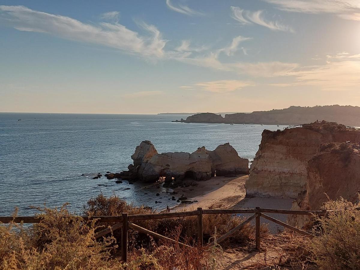 Apartamento em frente à praia com piscina e ténis Portimão Esterno foto