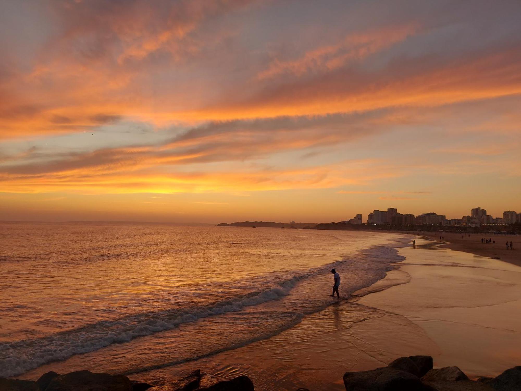 Apartamento em frente à praia com piscina e ténis Portimão Esterno foto